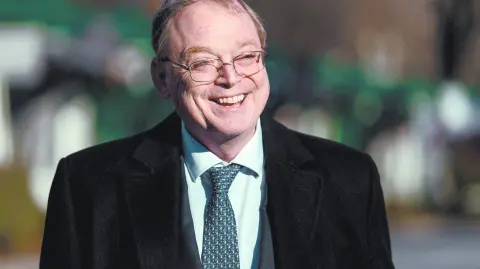 Descripción automática