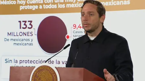 El subsecretario de Integración Sectorial y Desarrollo de la Secretaría de Salud, Eduardo Clark García Dobarganes, informó que México mantiene altas tasas de vacunación contra el sarampión.

Para más información del tema, visita: https://www.eleconomista.com.mx/politica/mexico-suma-9-487-casos-sarampion-1-6-millones-vacunas-aplicadas-semana-20260217-800241.html

¡Síguenos en nuestras redes sociales para mantenerte informado!

Twitter: https://twitter.com/eleconomista 
Facebook: https://www.facebook.com/ElEconomista.mx
Instagram: https://www.instagram.com/eleconomistamx
LinkedIn: https://www.linkedin.com/company/el-economista/

#ElEconomista #EETV