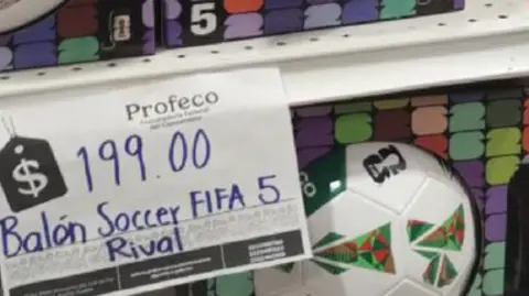 Profeco inicia operativo de verificación y vigilancia “Copa Mundial de la FIFA 2026-Mundial Social”.