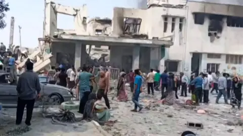 Escuela primaria femenina en Minab.