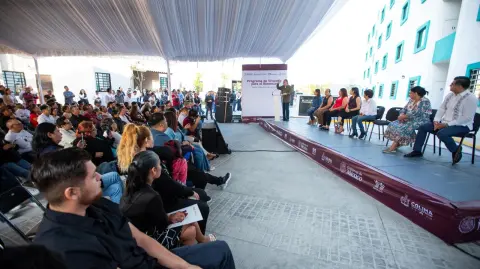 Entrega de viviendas del Infonavit en Colima