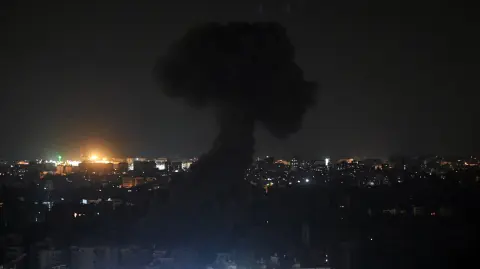 Suburbios del sur de Beirut, Líbano, tras un ataque aéreo israelí.