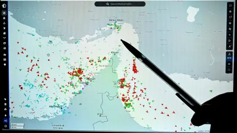 Monitoreo satelital del Estrecho de Ormuz.