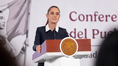 La presidenta Claudia Sheinbaum en su conferencia matutina en Palacio Nacional.