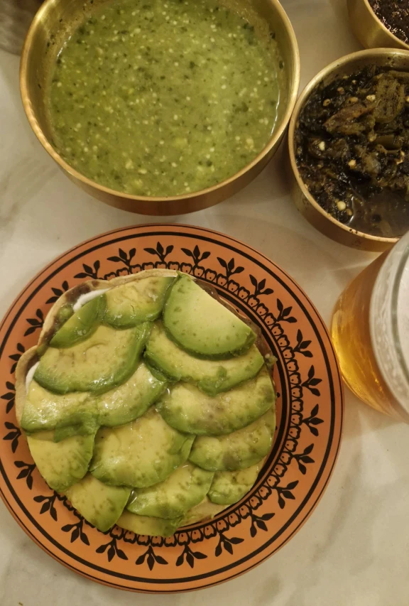Tostada de aguacate