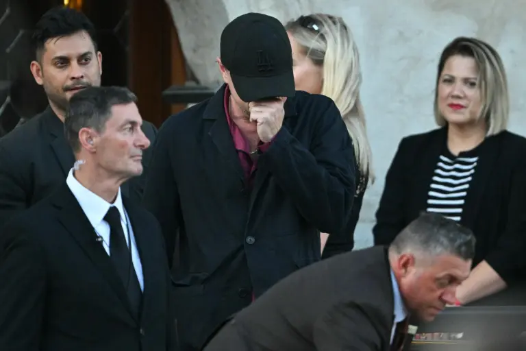 El actor Leonardo Dicapriosale del Hotel Gritti Palace.