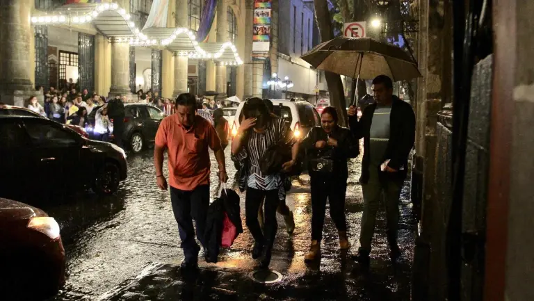 Activan alerta amarilla en 11 alcaldías de la CDMX por lluvias