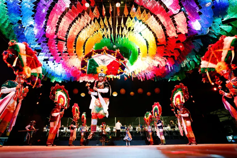 La danza de la pluma.