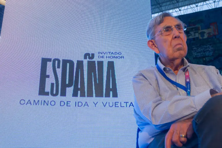 Cuauhtémoc Cárdenas Solórzano participó en la mesa “El exilio español en México”.
