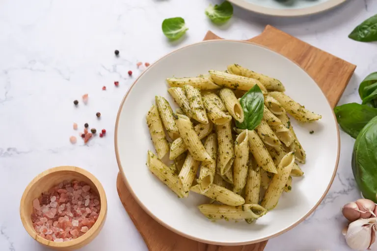 recetas navideñas, pasta penne, pesto casero, cocina italiana, recetas elegantes, cenas festivas, pasta con albahaca, pesto navideño, cocina fácil y sofisticada, cenas navideñas, recetas con piñones, postres para Navidad.recetas navideñas, pasta penne, pesto casero, cocina italiana, recetas elegantes, cenas festivas, pasta con albahaca, pesto navideño, cocina fácil y sofisticada, cenas navideñas, recetas con piñones, postres para Navidad.recetas navideñas, pasta penne, pesto casero, cocina italiana, recetas elegantes, cenas festivas, pasta con albahaca, pesto navideño, cocina fácil y sofisticada, cenas navideñas, recetas con piñones, postres para Navidad.Pasta con delicioso pesto.