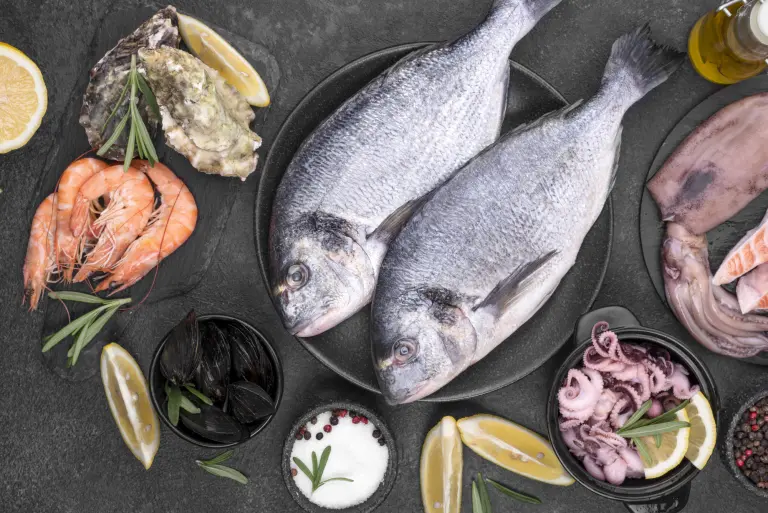 Pescados y mariscos frescos.