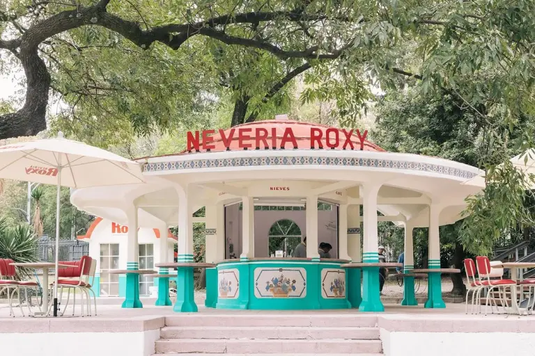 El icónico kiosco del Parque de Chapultepec ha sido testigo de más de 100 años de historia.