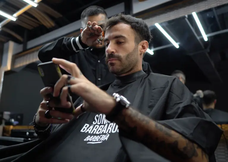 somos-barbaros-barberia-franquicia