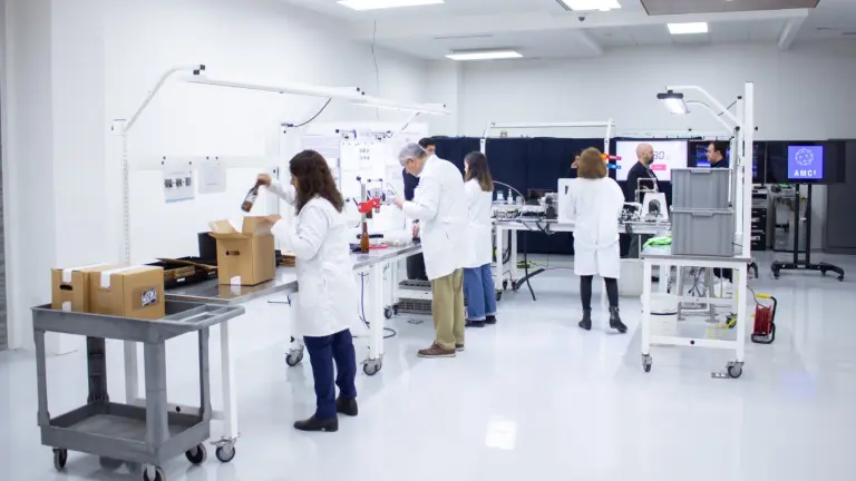 Ejercicio vivencial en el AMC2 de Caintra, donde se aplica metodología de Toyota, para hacer más eficientes los procesos de las pymes.