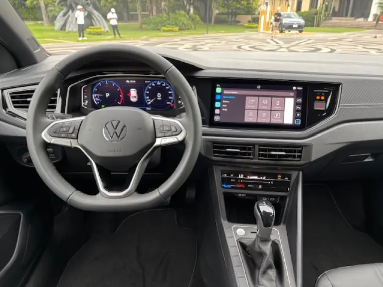 El equipamiento sigue igual de completo con las aplicaciones Volkswagen Wire & Wireless App-Connect, Apple CarPlay y Android Auto así como cargador inalámbrico. Foto: Cortesía