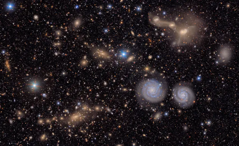 Pequeña sección de la vista del Cúmulo de Virgo desde el observatorio Observatorio Vera C. Rubin.