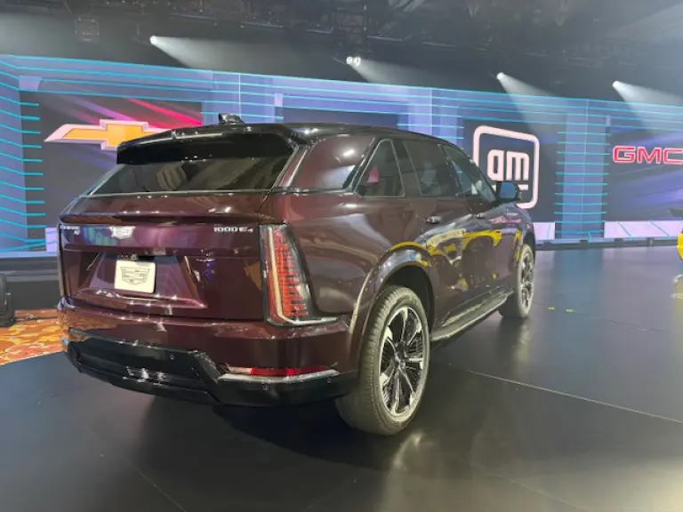Cadillac Escalade tiene una garantía de 3 años o 60 mil kilómetros, y a ella se suma una de 8 años para el conjunto de baterías.