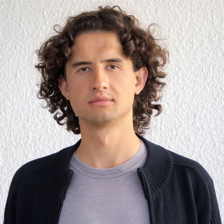 Ernesto González, director del documental Concierto para otras manos.