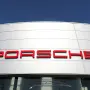  Volkswagen prevé introducir en la bolsa de Fráncfort a su filial Porsche. Foto: Reuters