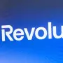 Revolut emblema.