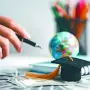 La preocupación de un estudiante refleja los desafíos y decisiones que implica construir un proyecto académico fuera del país.