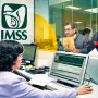 El IMSS modificó las condiciones de incorporación a la Modalidad 40 ante presuntas irregularidades en su uso. Te explicamos cómo funciona este esquema para mejorar las pensiones, qué cambió y a quiénes afecta.

Para más información del tema, visita: https://www.eleconomista.com.mx/explicadores/explicador-modalidad-40-imss-cambiaron-reglas-20261023-840082.html

¡Síguenos en nuestras redes sociales para mantenerte informado! 

Twitter: https://twitter.com/eleconomista 
Sitio web: https://www.eleconomista.com.mx/ 
Facebook: https://www.facebook.com/ElEconomista.mx 
Instagram: https://www.instagram.com/eleconomistamx 

#ElEconomista #EETV #ExplicadoresEE